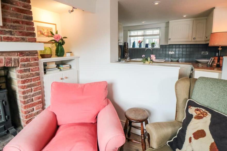 5 COLLEGE SQUARE, pet friendly in Stokesley
