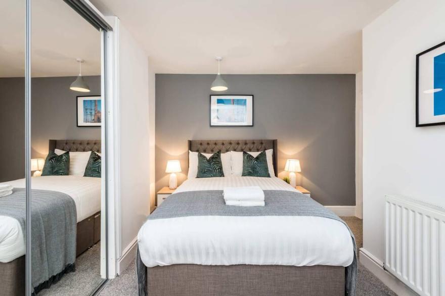 Host Apartments | Duke Street Townhouse Apts I