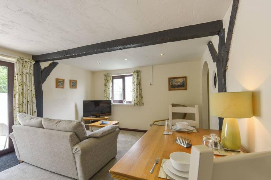 SHANNON, pet friendly, country holiday cottage in Halwill Junction