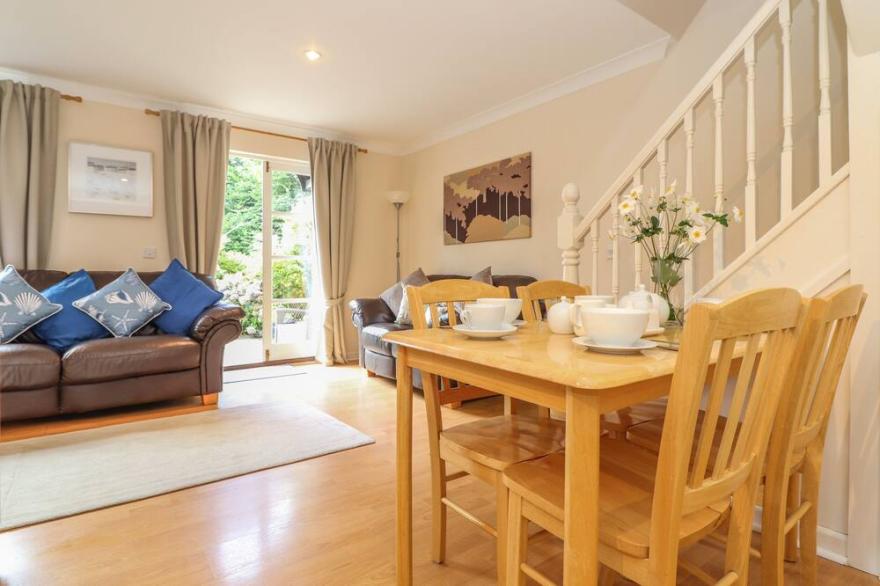 DEJA BLUE, pet friendly, with a garden in Falmouth