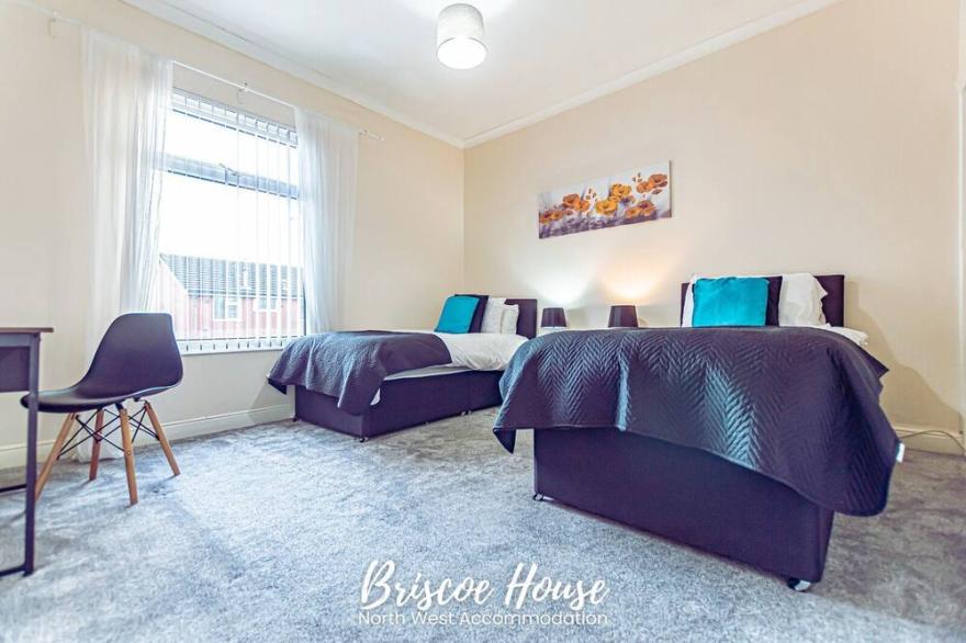 ✔3BR House✔Briscoe✔For Families&Contractors✔ StreetParking✔FreeWIFI