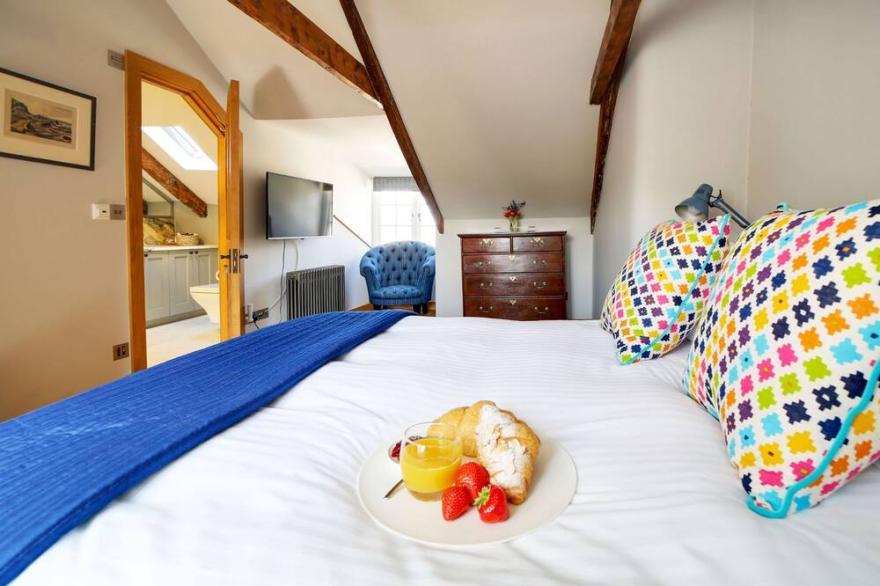 Bottlenose Cottage - Port Isaac -  beautiful harbour cottage - sleeps 5