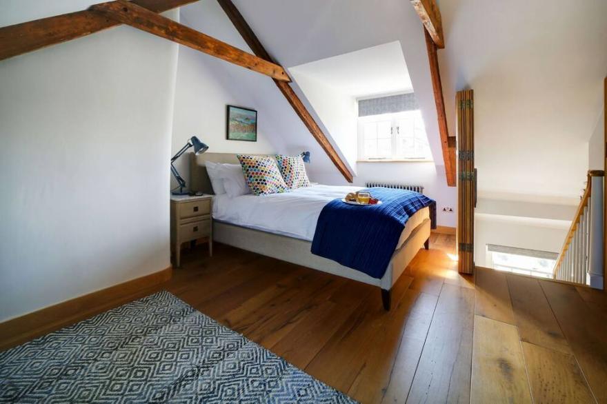 Bottlenose Cottage - Port Isaac -  beautiful harbour cottage - sleeps 5