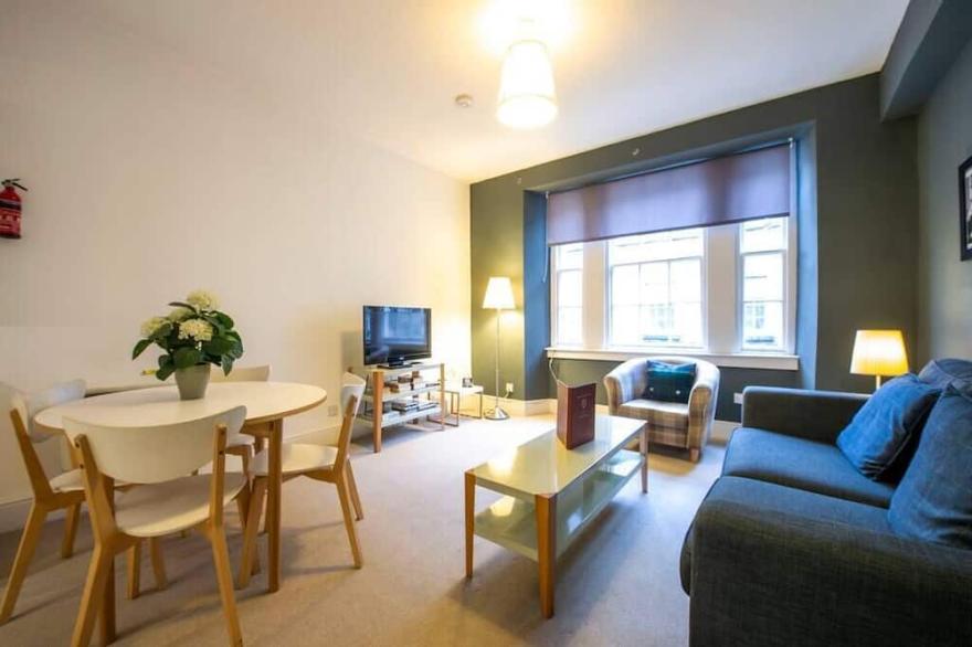 Perfect Location! Charming Rose St Apt for Couples