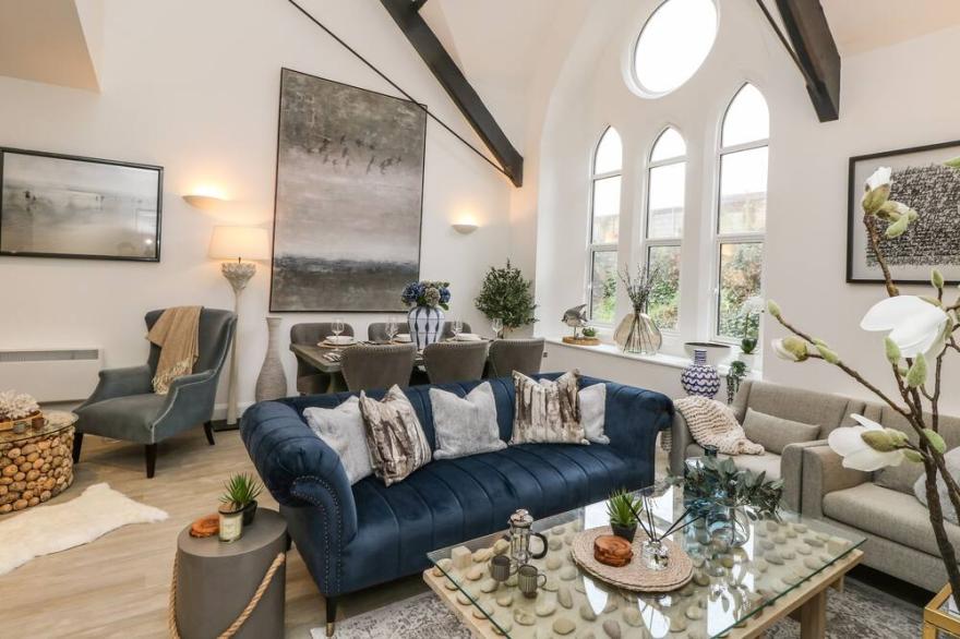 PILGRIM’S LOFT, family friendly, character holiday cottage in Ventnor
