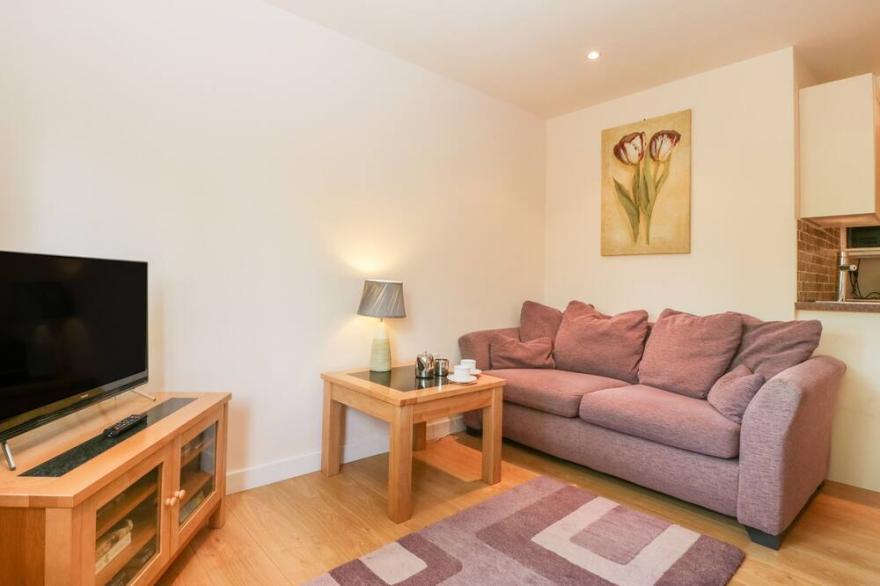 THE PADDOCK, romantic, with a garden in Wookey