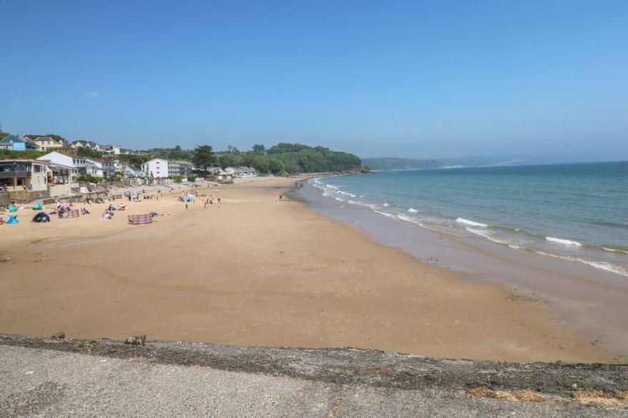 2 PRIMROSE COTTAGE, pet friendly, with a garden in Saundersfoot