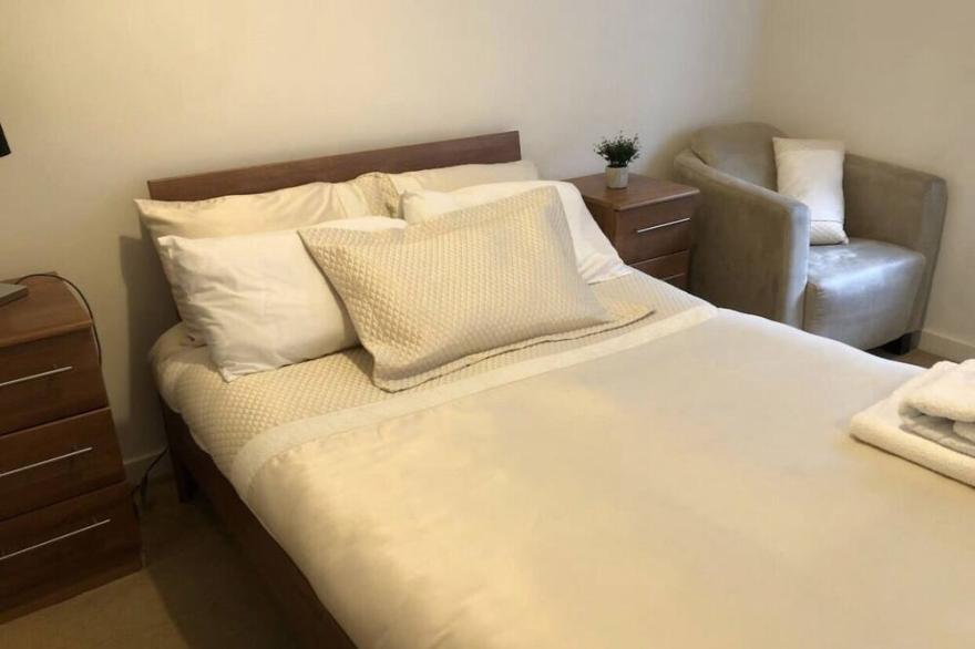 CHARMING 2-BEDROOMS CITY CENTRE APARTMENT