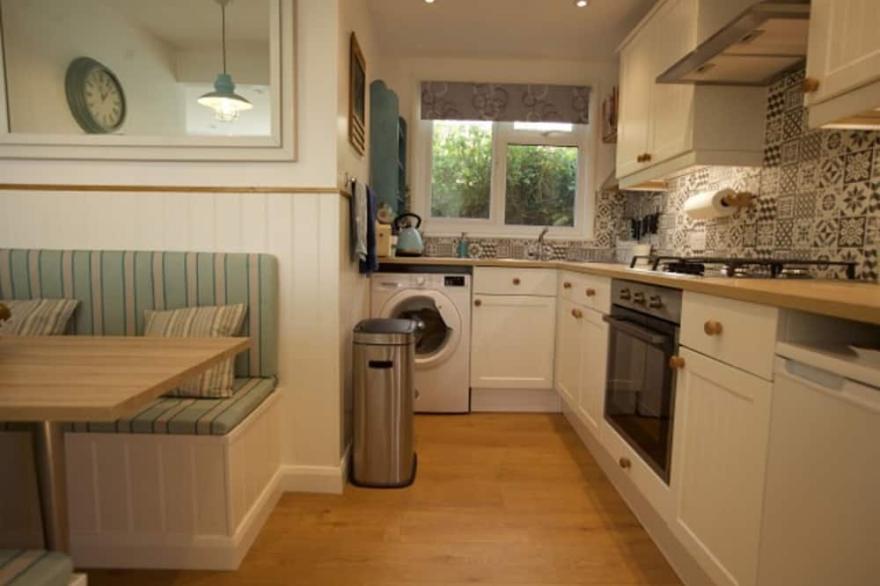 Seaglass, beautiful villa with spectacular sea views over Wheelers Bay, Ventnor