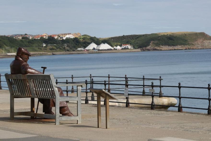 SALLY'S BERTH, family friendly, with a garden in Scarborough