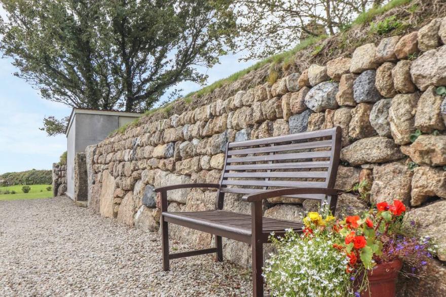 AN GWEL, family friendly, character holiday cottage in Sennen