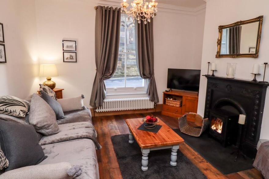 CHARLOTTE HOUSE, pet friendly, character holiday cottage in Whitby