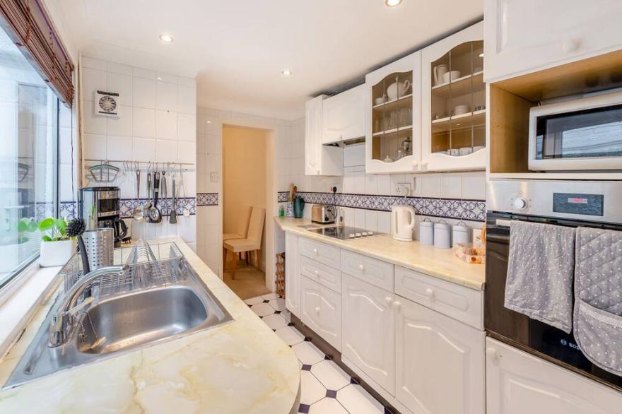 3 bedroom accommodation in Whitstable