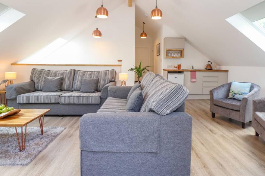 THE CREST, family friendly, with a garden in Helston