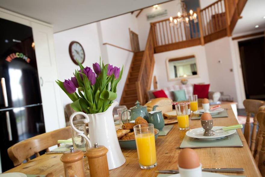 Beautiful barn, in the heart of the Devon countryside. 8 miles from Bude