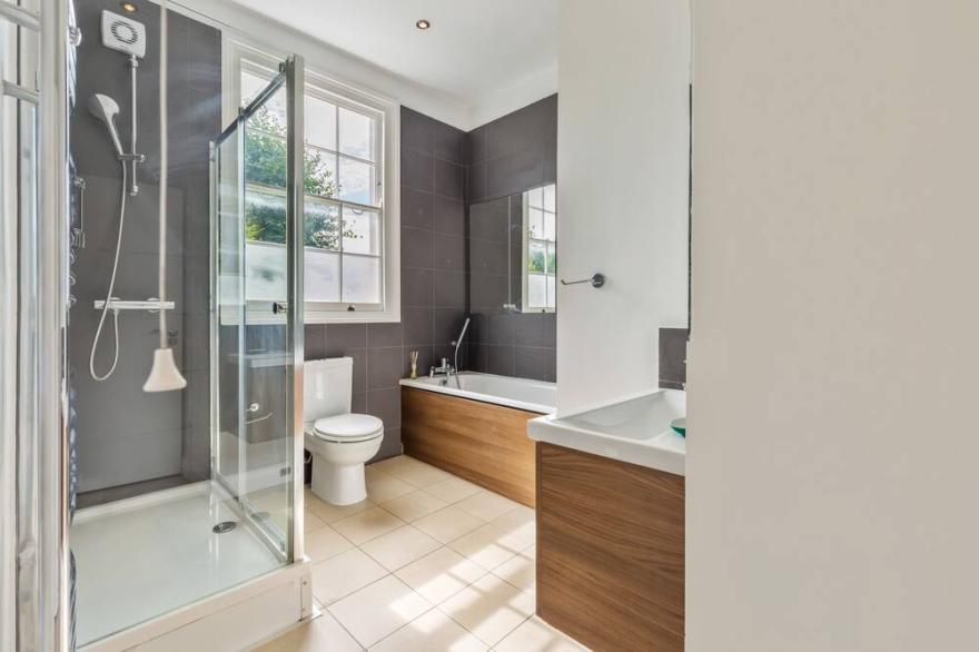 Beautiful Bright 4 bed townhouse nr Camden Markets