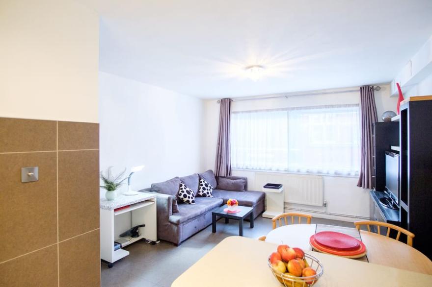 Stylish Quality 1 Double bed Flat - Super Central