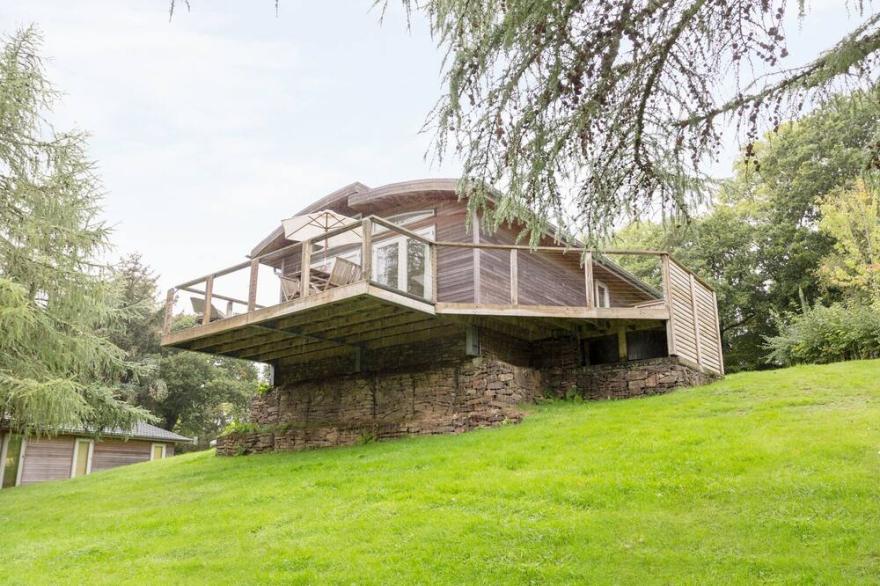 6 LAKE VIEW, pet friendly, luxury holiday cottage in Lanreath