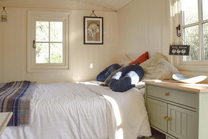 1 bedroom accommodation in Lew, near Bampton