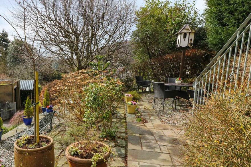 LONG CRAG ANNEXE, pet friendly, with a garden in Ambleside
