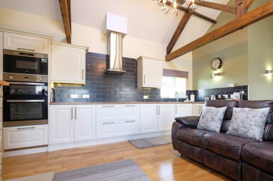 GROVE COTTAGE, family friendly, with open fire in Butterknowle