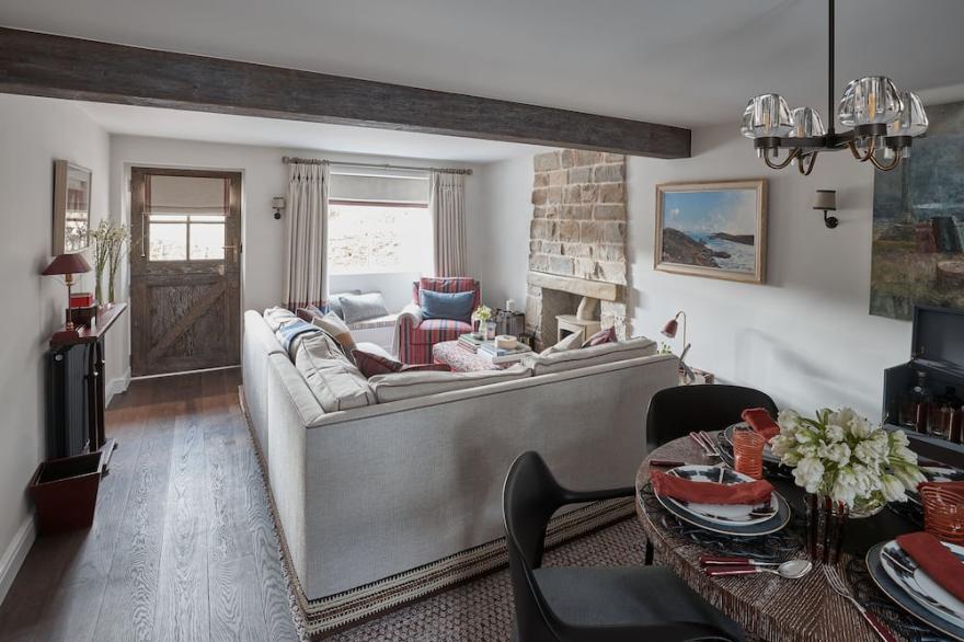 Beautiful Lake District cottage with garden & hot tub