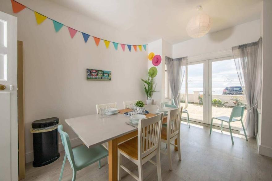 Beautiful Beachfront House wth Balcony & Sea Views