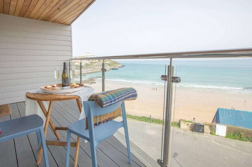 ONSHORE 6 - NEWQUAY TOWAN BEACH VIEW, family friendly in Newquay
