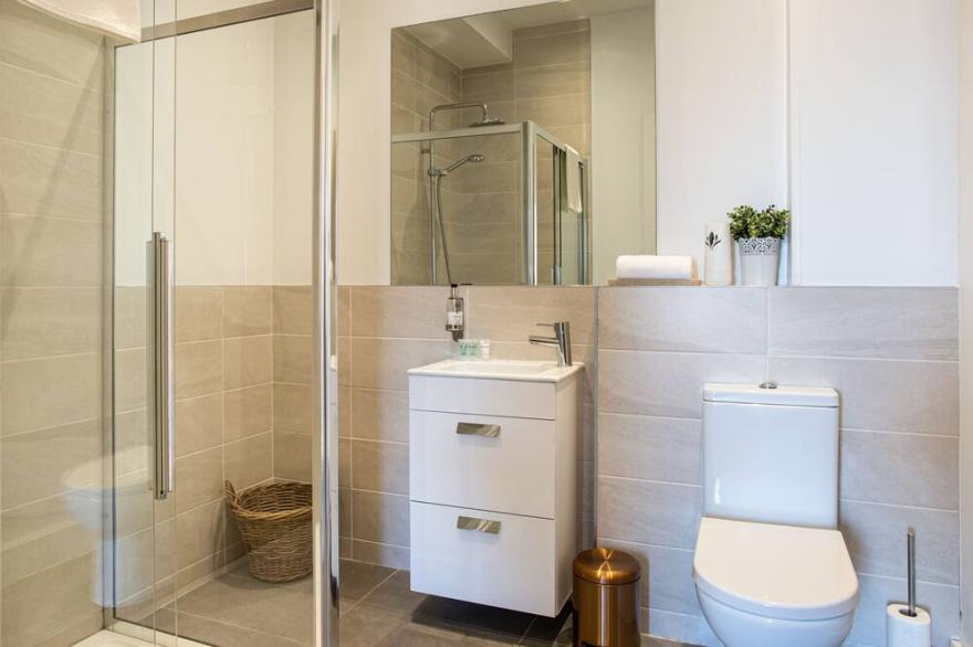 Luxury | Fully Equipped Kitchen | Ormeau Park