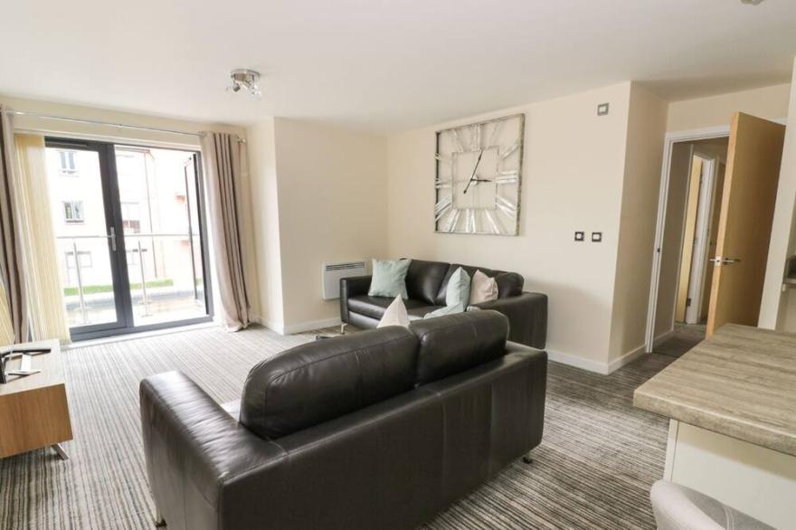 5 WINDERMERE, family friendly, with a garden in Stourport-On-Severn