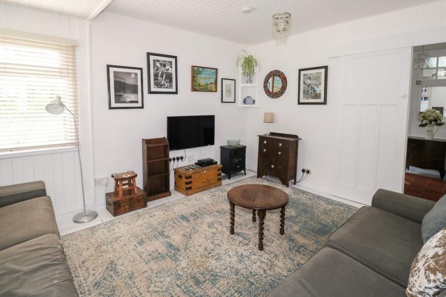 DRIFTWOOD, pet friendly, country holiday cottage in Polzeath