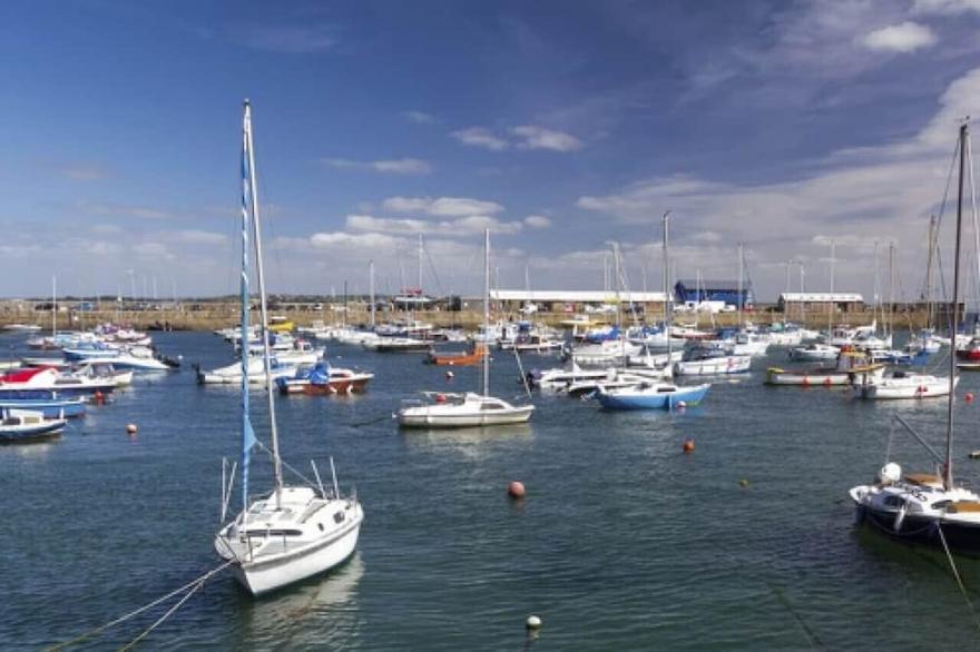 Pebbles, Marazion - Two Bedroom Apartment, Sleeps 4