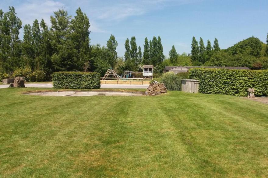 Ground floor, family friendly apartment with Indoor Pool