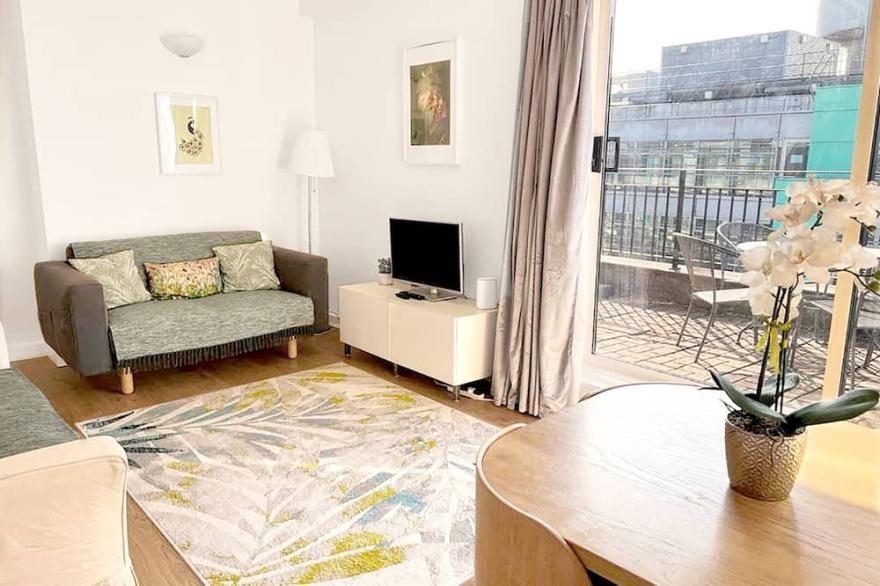 Fantastic Light Bright Penthouse. Sunny Terrace. Wifi. Trendy Fitzrovia W1