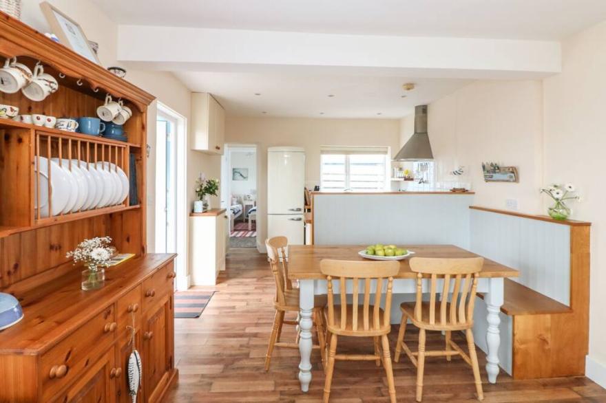 BOLENOWE, pet friendly, country holiday cottage in Polzeath