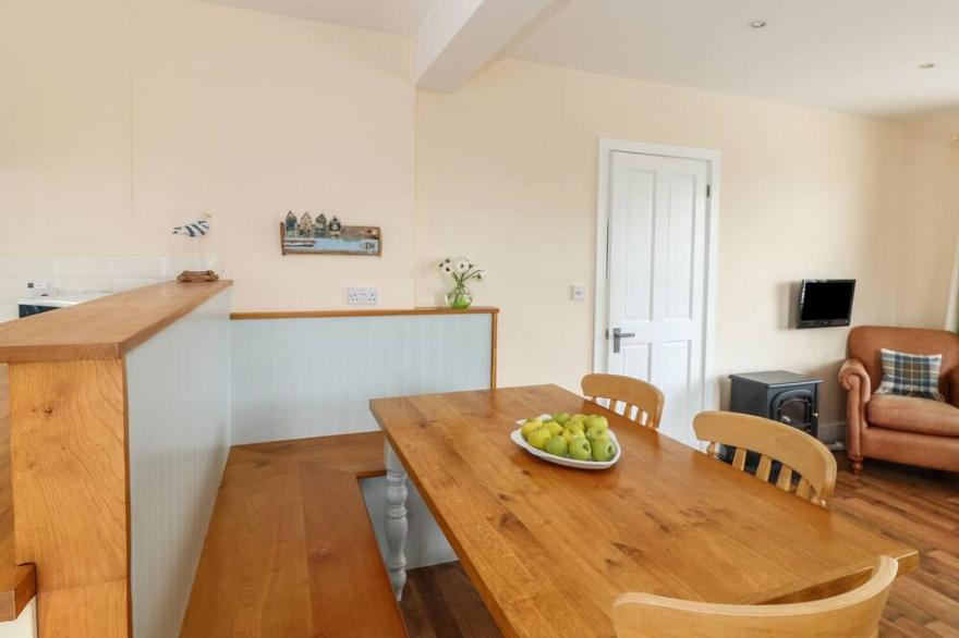 BOLENOWE, pet friendly, country holiday cottage in Polzeath