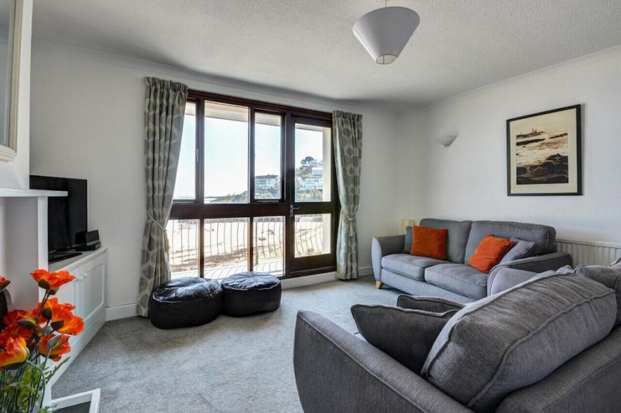 4 Admiralty Court - Three Bedroom House, Sleeps 6