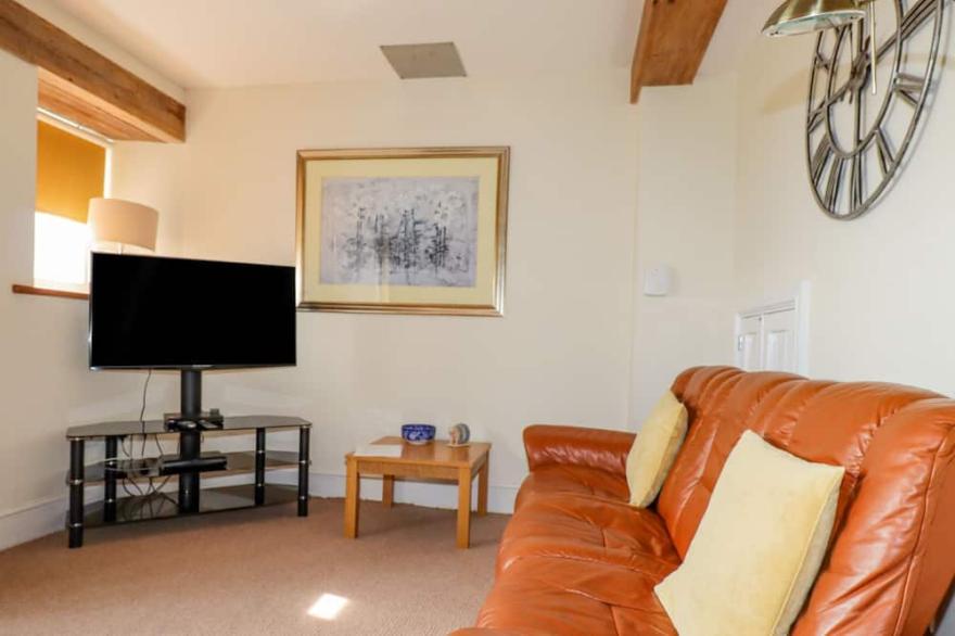WHEAL HONEY, family friendly, with a garden in St Newlyn East