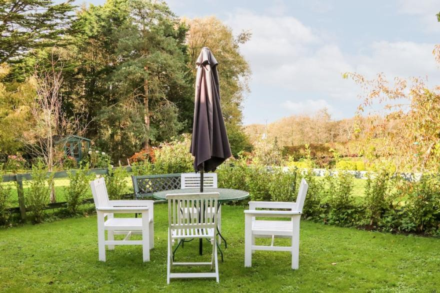 CLAIRE'S COTTAGE, family friendly, with a garden in Kilkhampton