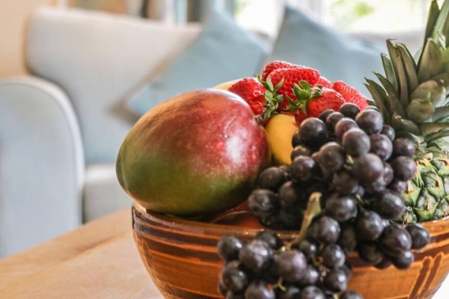 PARK VIEW, family friendly, character holiday cottage in Whitby