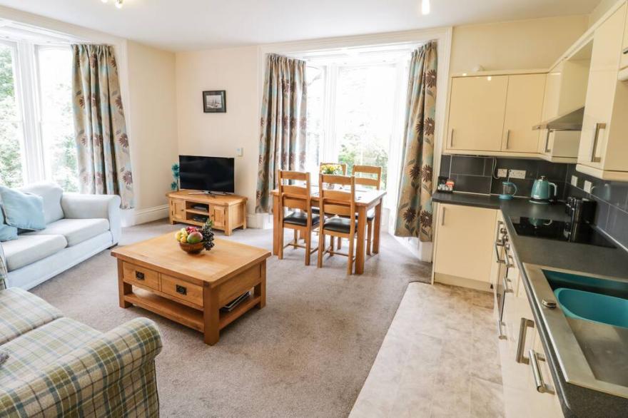 PARK VIEW, family friendly, character holiday cottage in Whitby