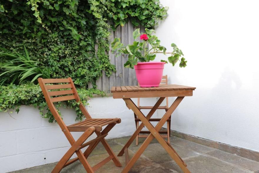 OLD CHAPEL, pet friendly, character holiday cottage in Cloughton