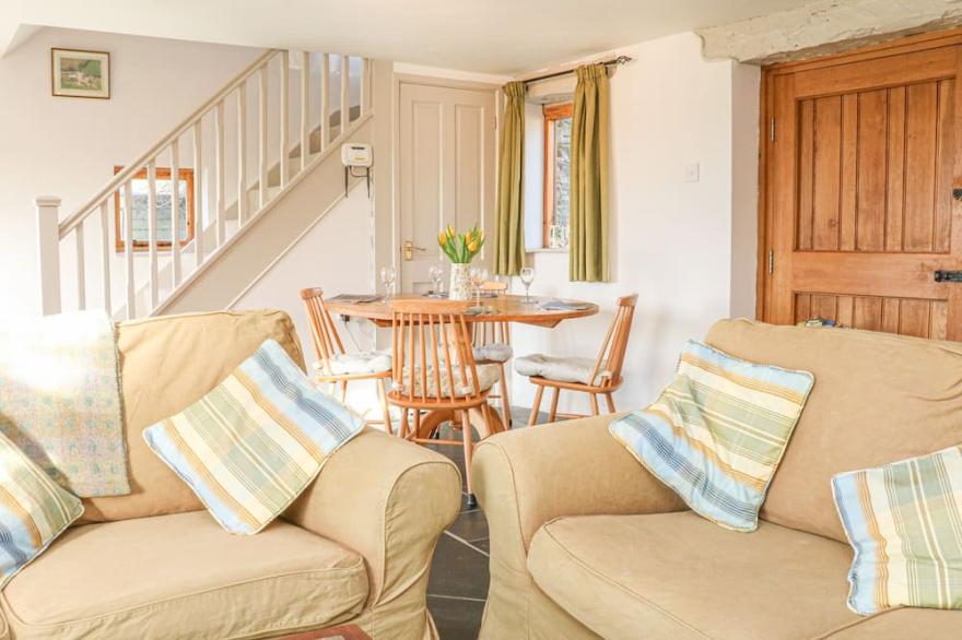 THE BYRE, family friendly, character holiday cottage in Combe Martin