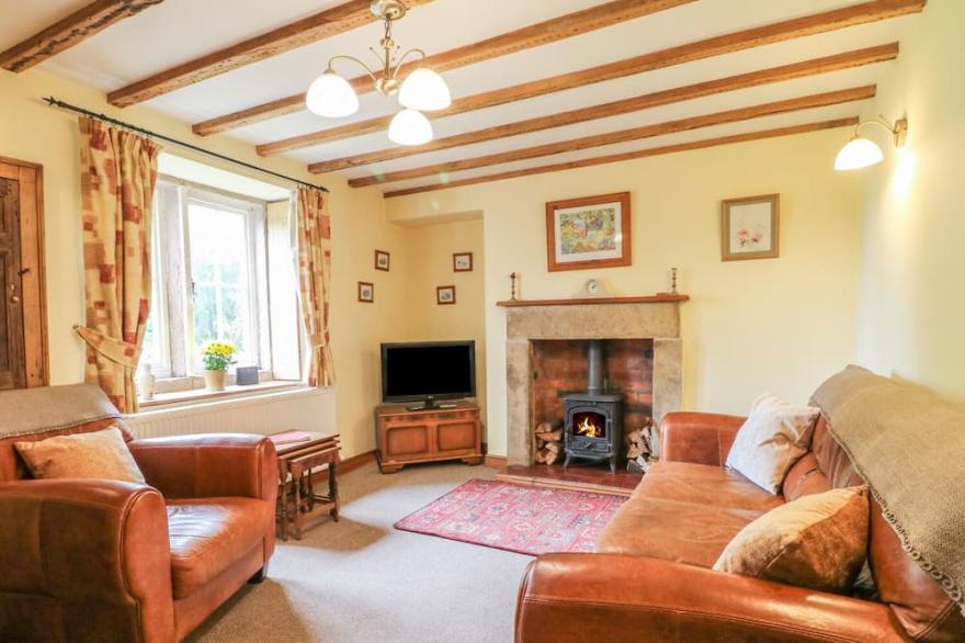 ORCHARD VIEW, pet friendly, luxury holiday cottage in Parwich
