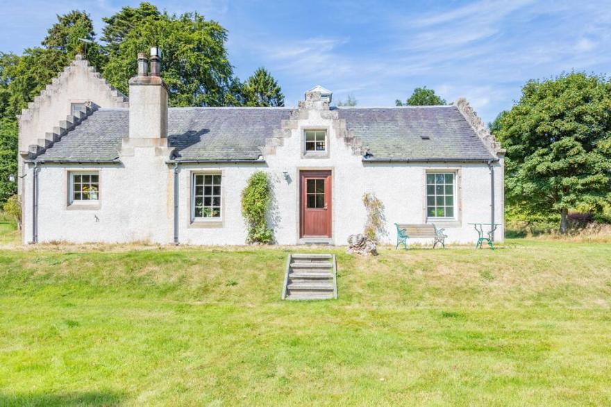 THE OLD LAUNDRY, family friendly, with open fire in Grantown-On-Spey