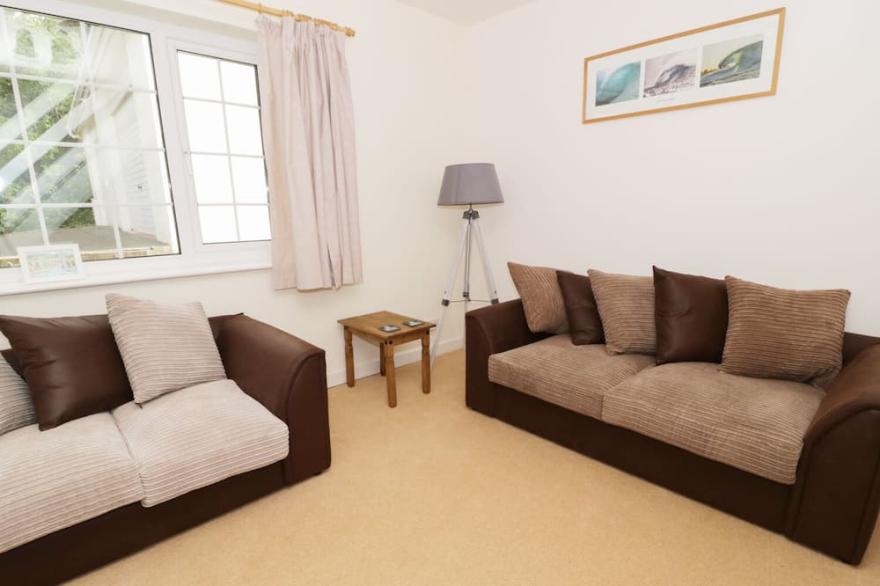 THE COTTAGE AT WYLAN HALL, pet friendly in Beaumaris