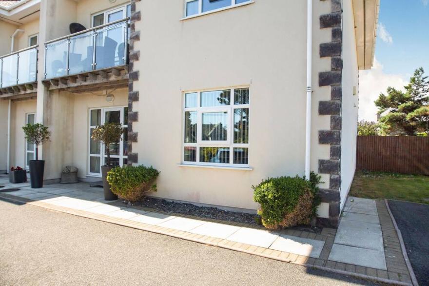 8 TYWOD ARIAN, pet friendly, luxury holiday cottage in Morfa Nefyn
