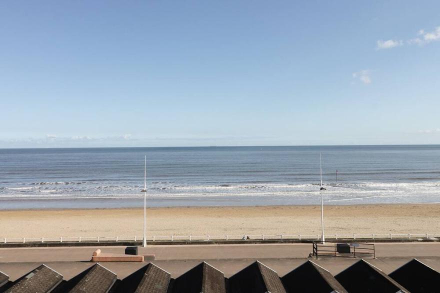 SEASCAPE, pet friendly, country holiday cottage in Bridlington