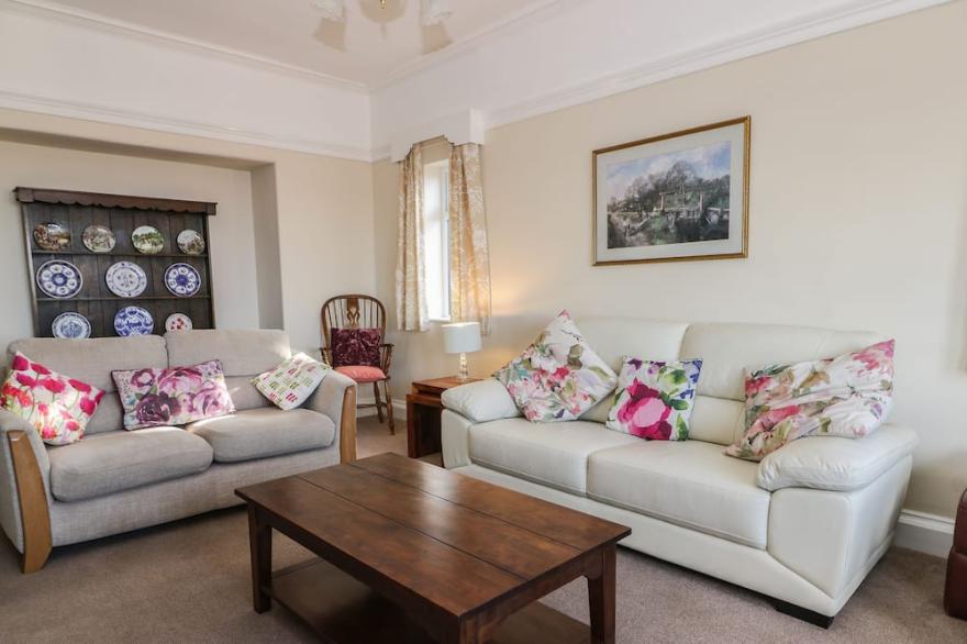 SEASCAPE, pet friendly, country holiday cottage in Bridlington