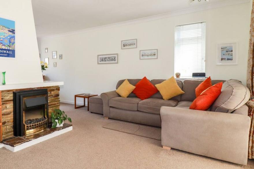 HARLYN, pet friendly, character holiday cottage in Mevagissey